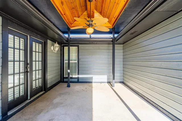 a view of backyard with a tub