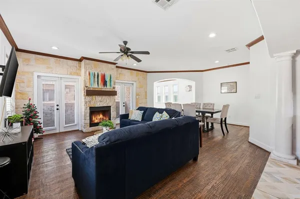 $699,998 | 5102 Mission Avenue, Unit 5102, Dallas, TX 75206