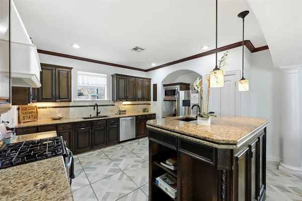 $699,998 | 5102 Mission Avenue, Unit 5102, Dallas, TX 75206