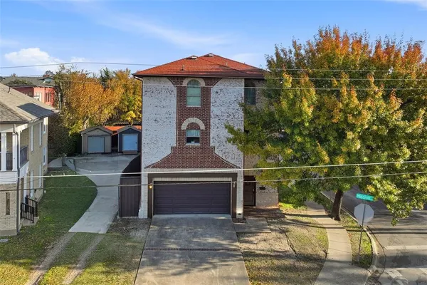 $699,998 | 5102 Mission Avenue, Unit 5102, Dallas, TX 75206