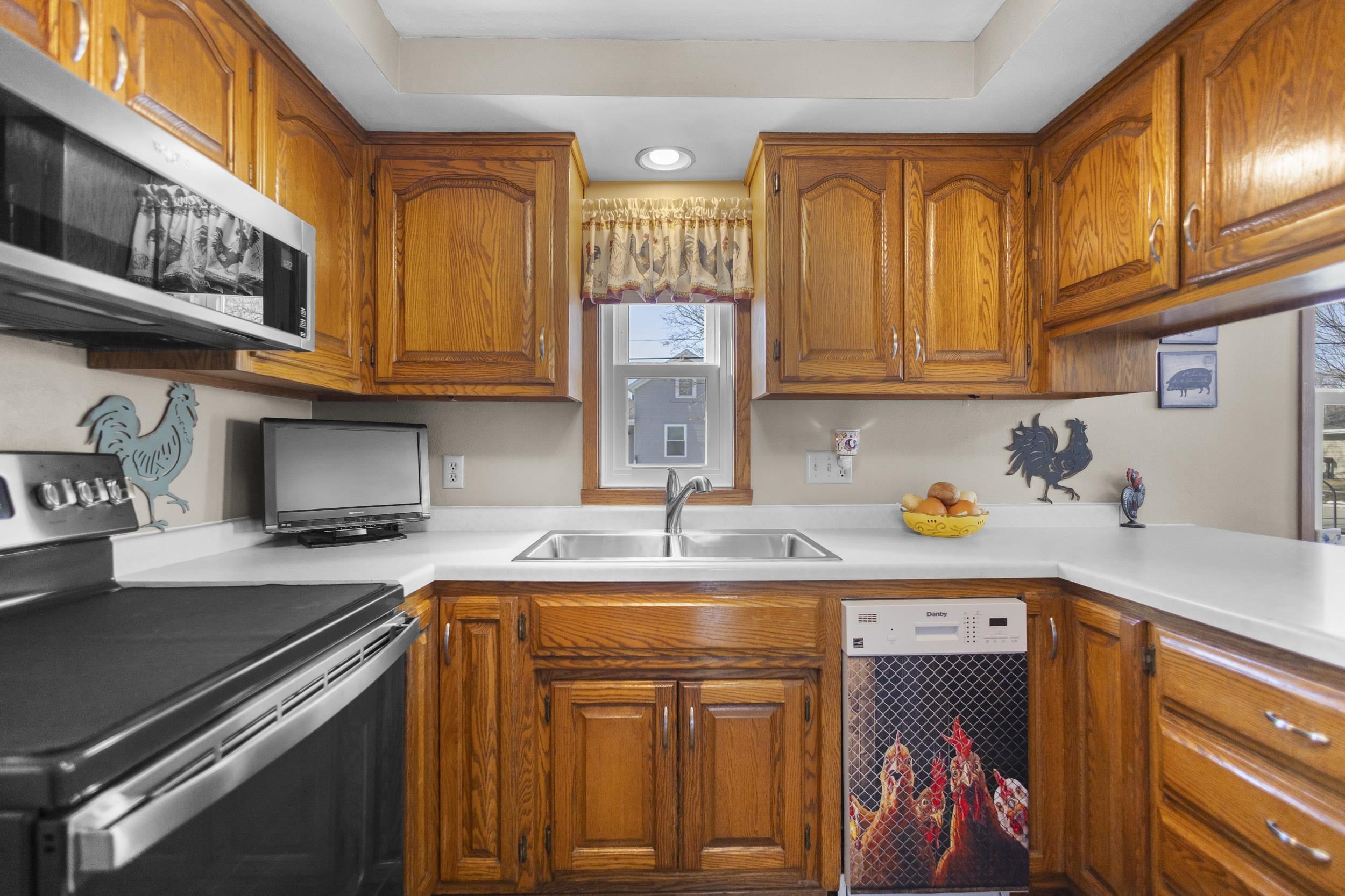 501 East Maple Street Appleton, WI 54915 - Photo 11 of 59