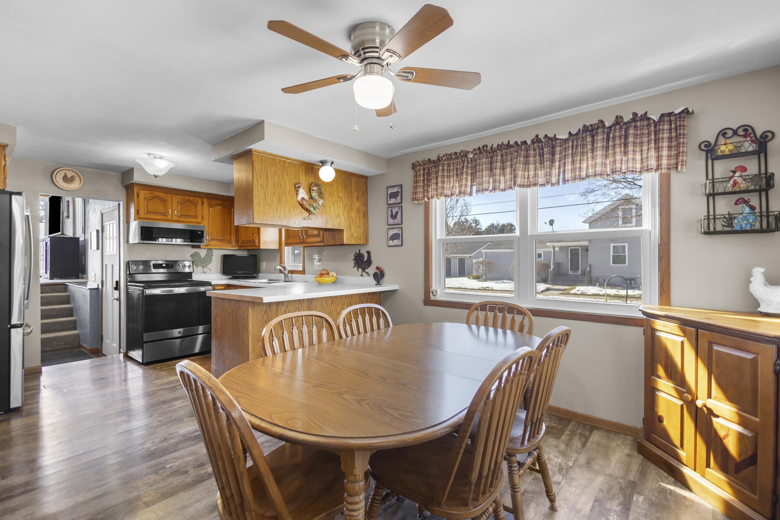 501 East Maple Street Appleton, WI 54915 - Photo 7 of 59