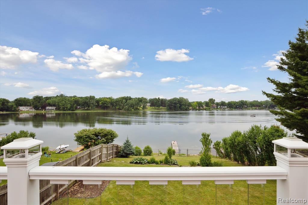 3330 Lexington Road Waterford, MI 48328 - Photo 2 of 47