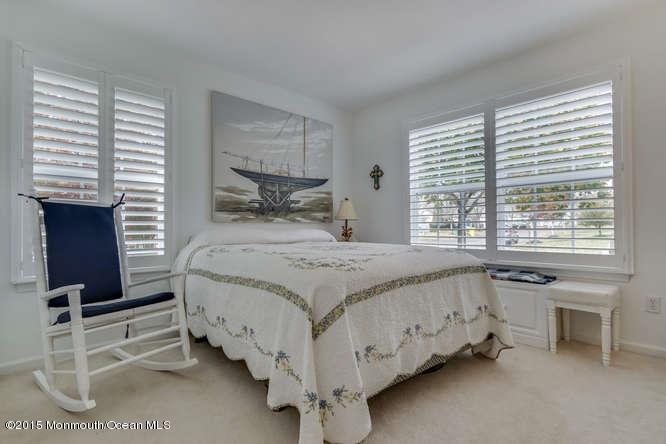 24 Pine Valley Road Lakewood, NJ 08701 - Photo 12 of 16 24 Pine Valley Rd Lakewood-small-029-35-