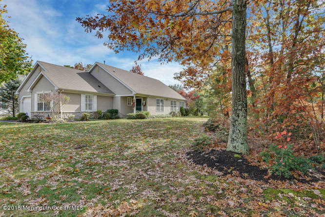 24 Pine Valley Road Lakewood, NJ 08701 - Photo 2 of 16 24 Pine Valley Rd Lakewood-small-005-5-F