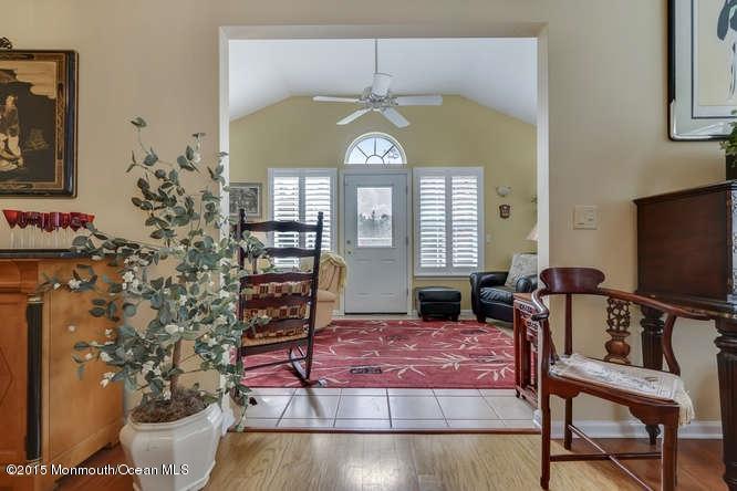 24 Pine Valley Road Lakewood, NJ 08701 - Photo 6 of 16 24 Pine Valley Rd Lakewood-small-014-9-L