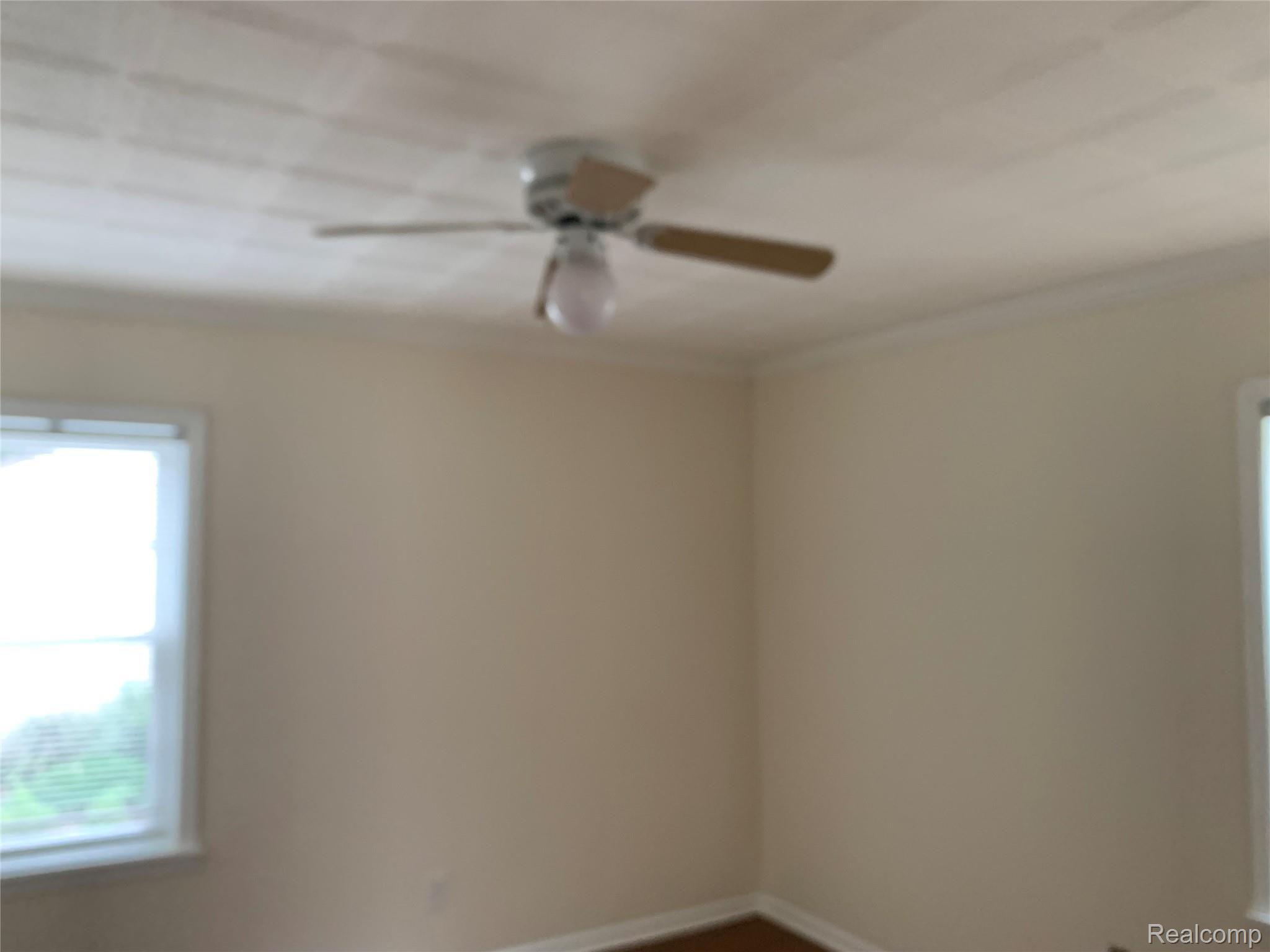 1090 Princeton Avenue Rochester, MI 48307 - Photo 5 of 20 IMG-3288.jpg