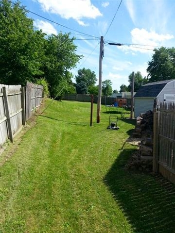 138 West Maple Street Canton, IL 61520 - Photo 20 of 26 Gallery Image 20