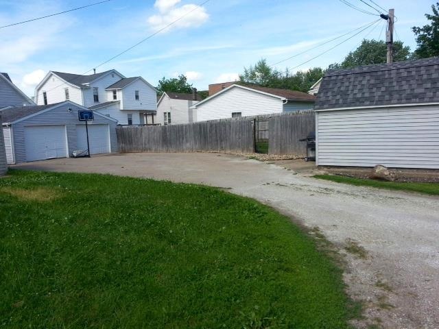 138 West Maple Street Canton, IL 61520 - Photo 24 of 26 Gallery Image 24