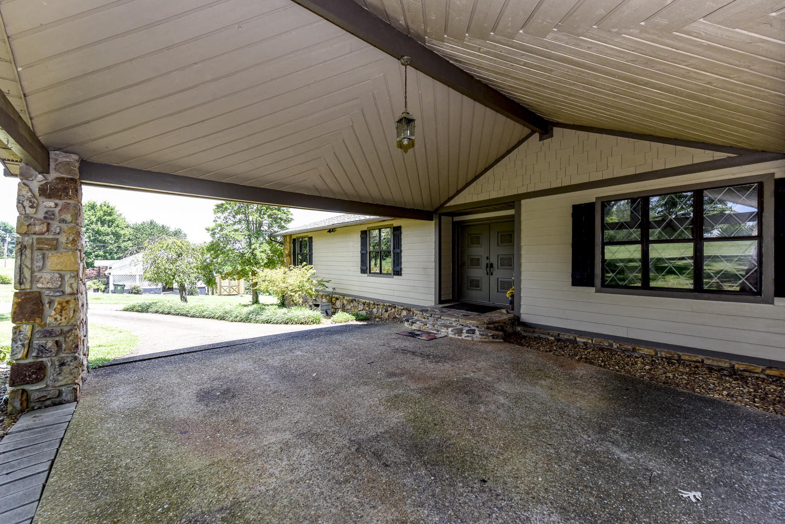 2202 Cochran Road Maryville, TN 37803 - Photo 2 of 25 Gallery Image 2