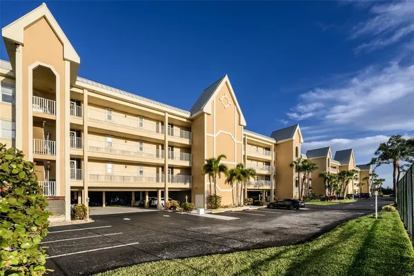 $2,295 | 101 North Marion Court, Unit 133, Punta Gorda, FL 33950
