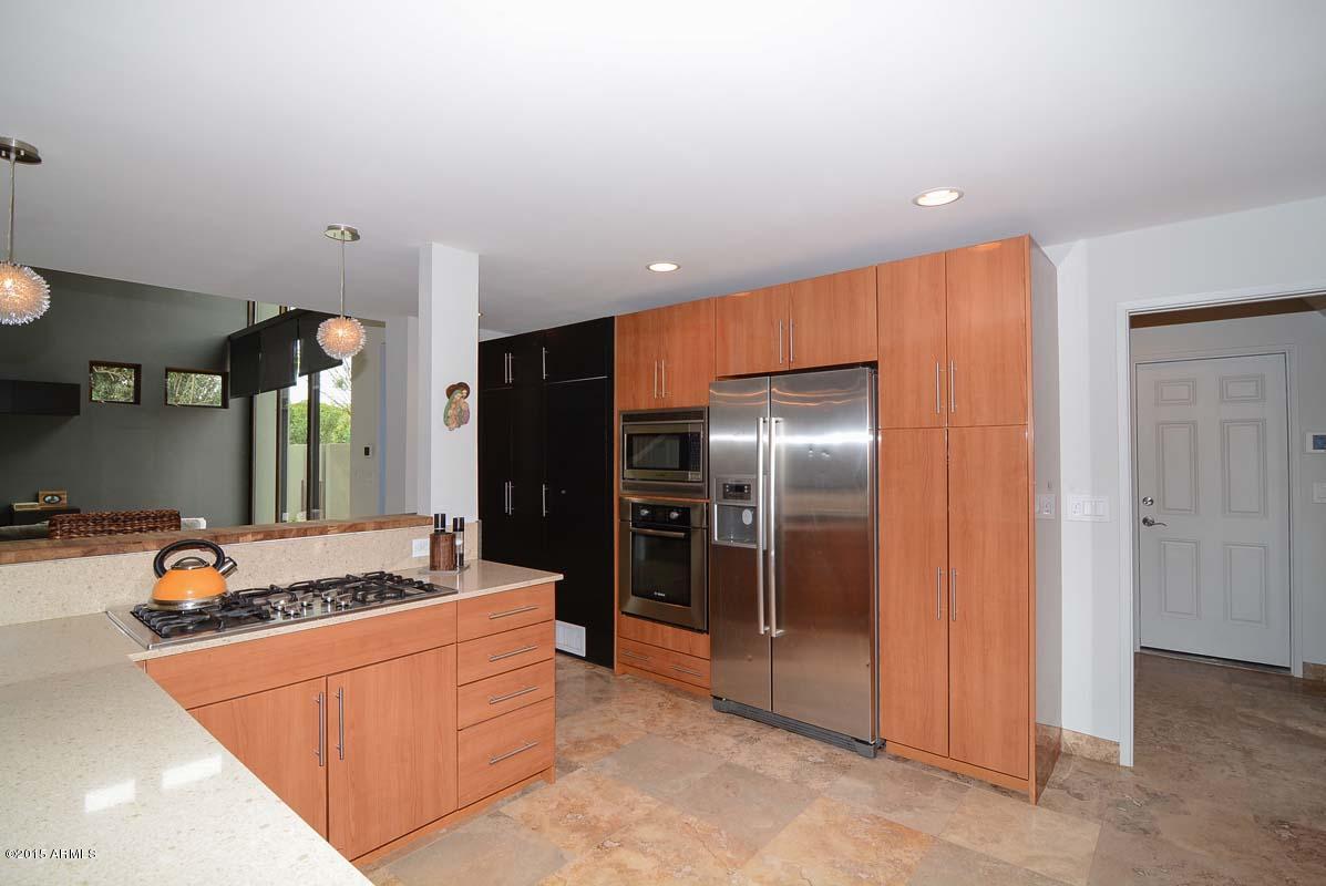 5409 East Camello Road Phoenix, AZ 85018 - Photo 15 of 45 Kitchen3.jpg