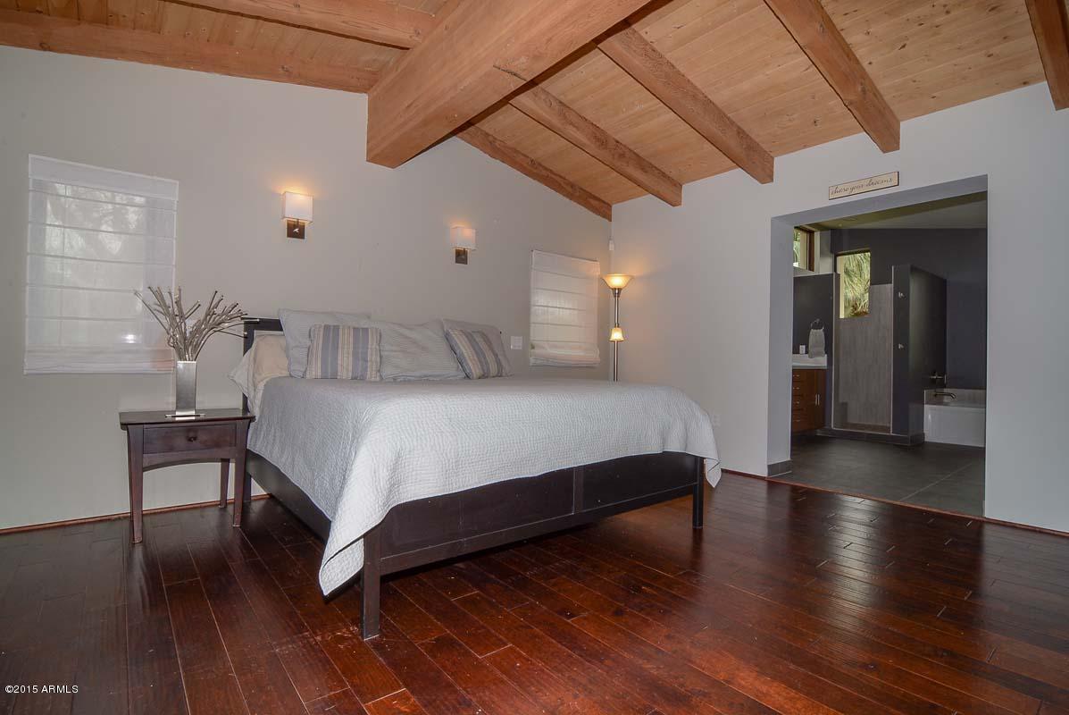 5409 East Camello Road Phoenix, AZ 85018 - Photo 20 of 45 Master Bedroom.jpg
