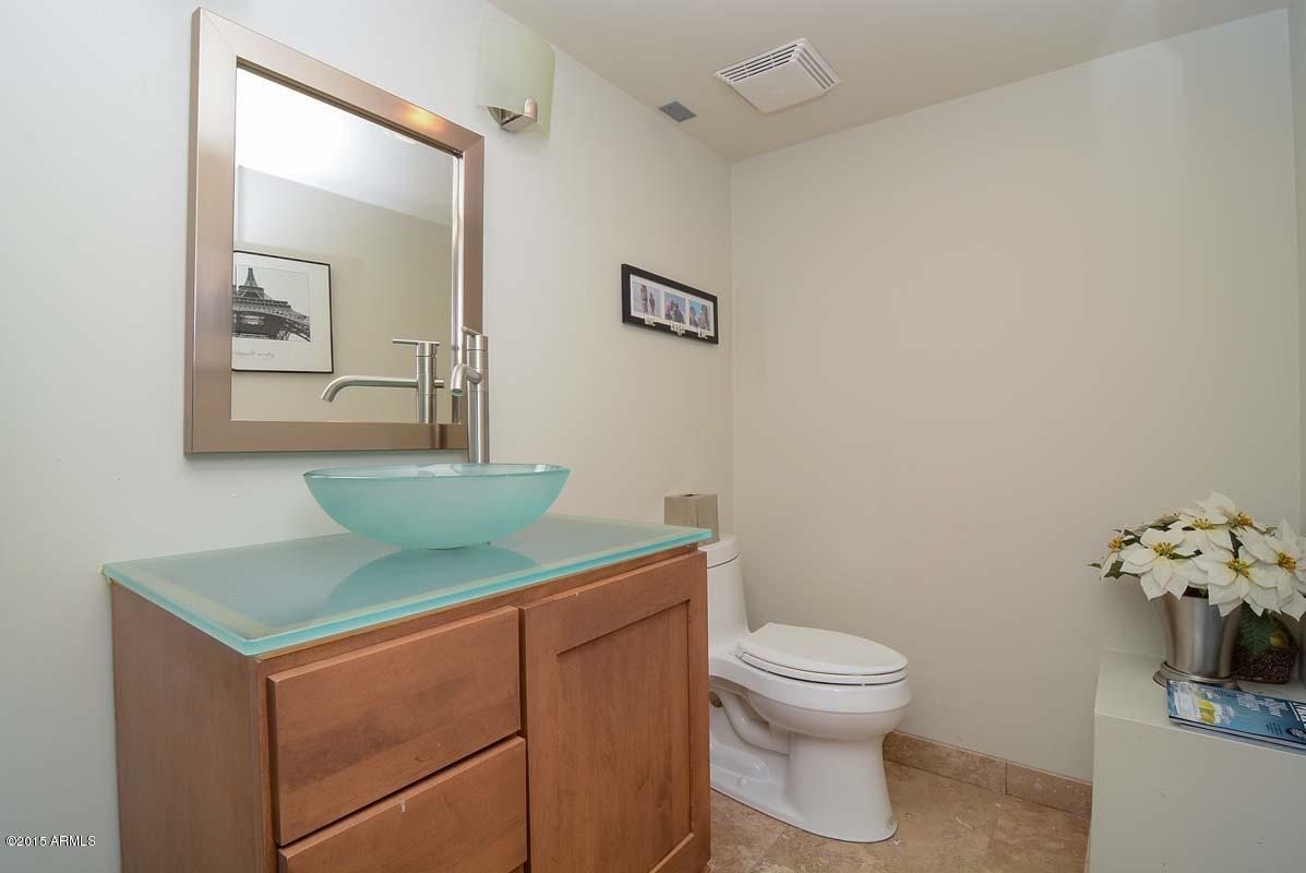 5409 East Camello Road Phoenix, AZ 85018 - Photo 25 of 45 Powder Room.jpg