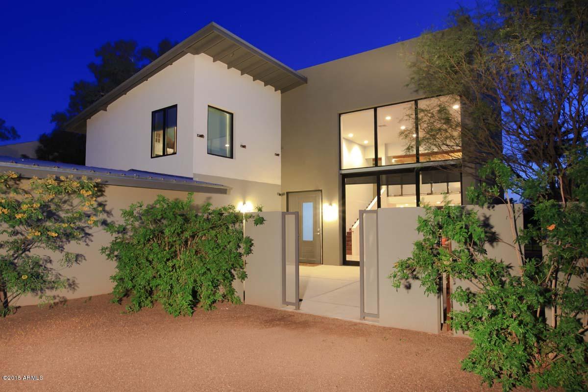 5409 East Camello Road Phoenix, AZ 85018 - Photo 29 of 45 Night-Entry.jpg