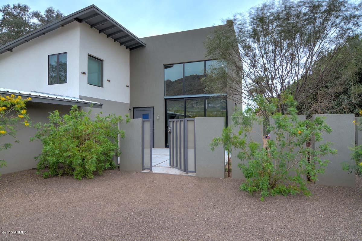 5409 East Camello Road Phoenix, AZ 85018 - Photo 3 of 45 Entry.jpg