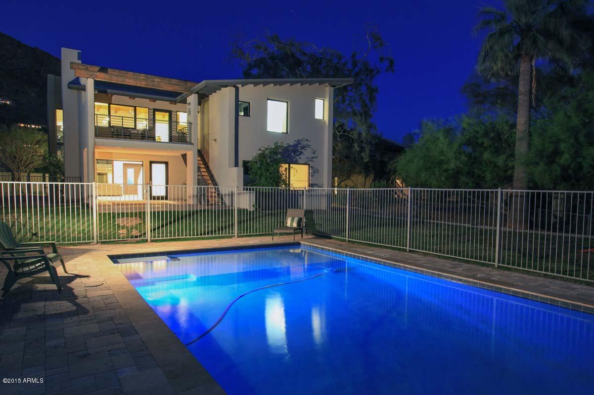 5409 East Camello Road Phoenix, AZ 85018 - Photo 42 of 45 Night-Rear View.jpg