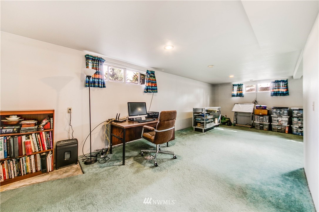 902 South Mullen Street Tacoma, WA 98405 - Photo 22 of 30 a view of a workspace with furniture