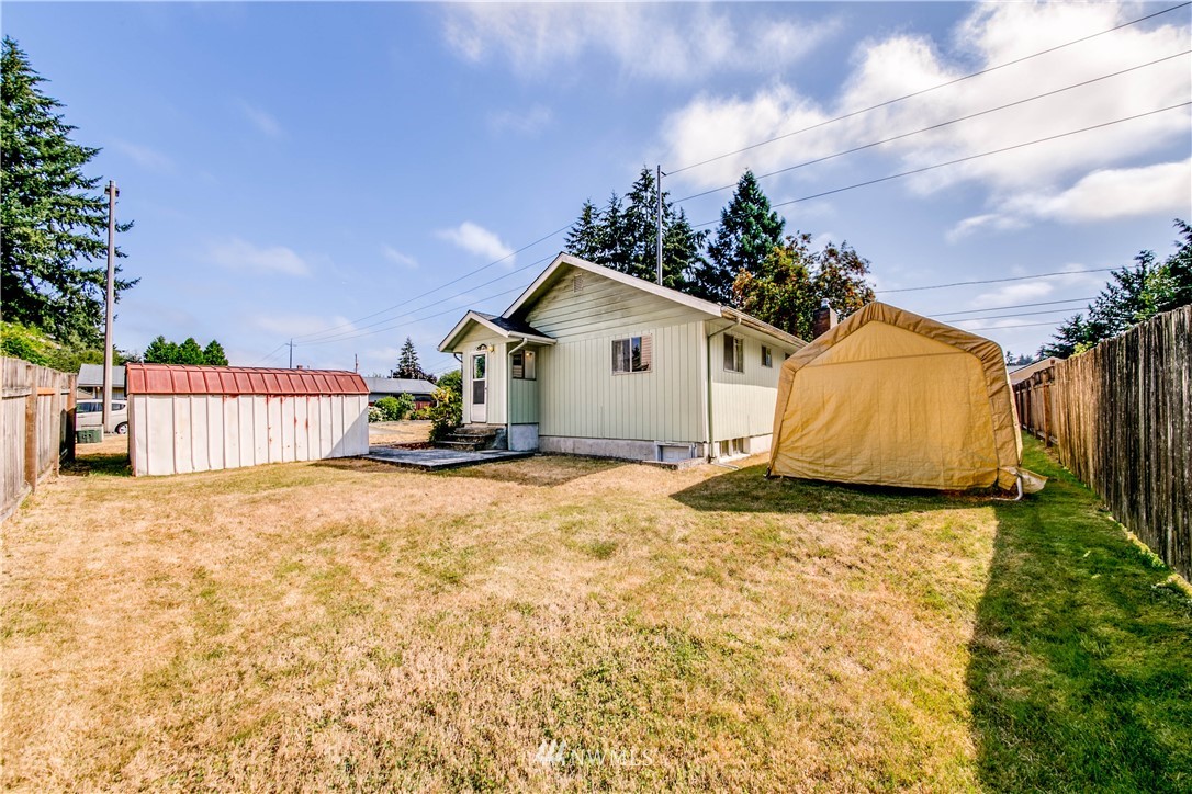 902 South Mullen Street Tacoma, WA 98405 - Photo 29 of 30 a view of backyard of the house
