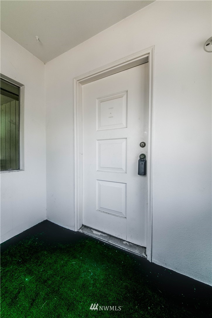 902 South Mullen Street Tacoma, WA 98405 - Photo 7 of 30 a view of an empty room