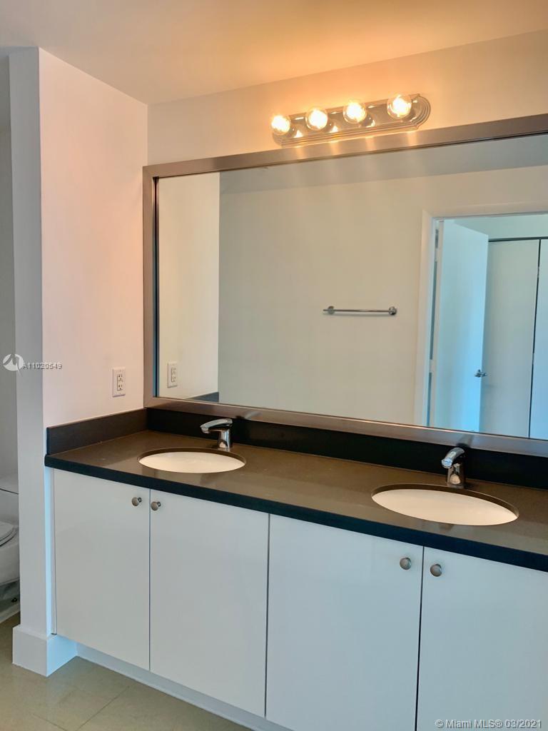 90 Southwest 3rd Street, Unit 3511 Miami, FL 33130 - Photo 13 of 26 Gallery Image 13