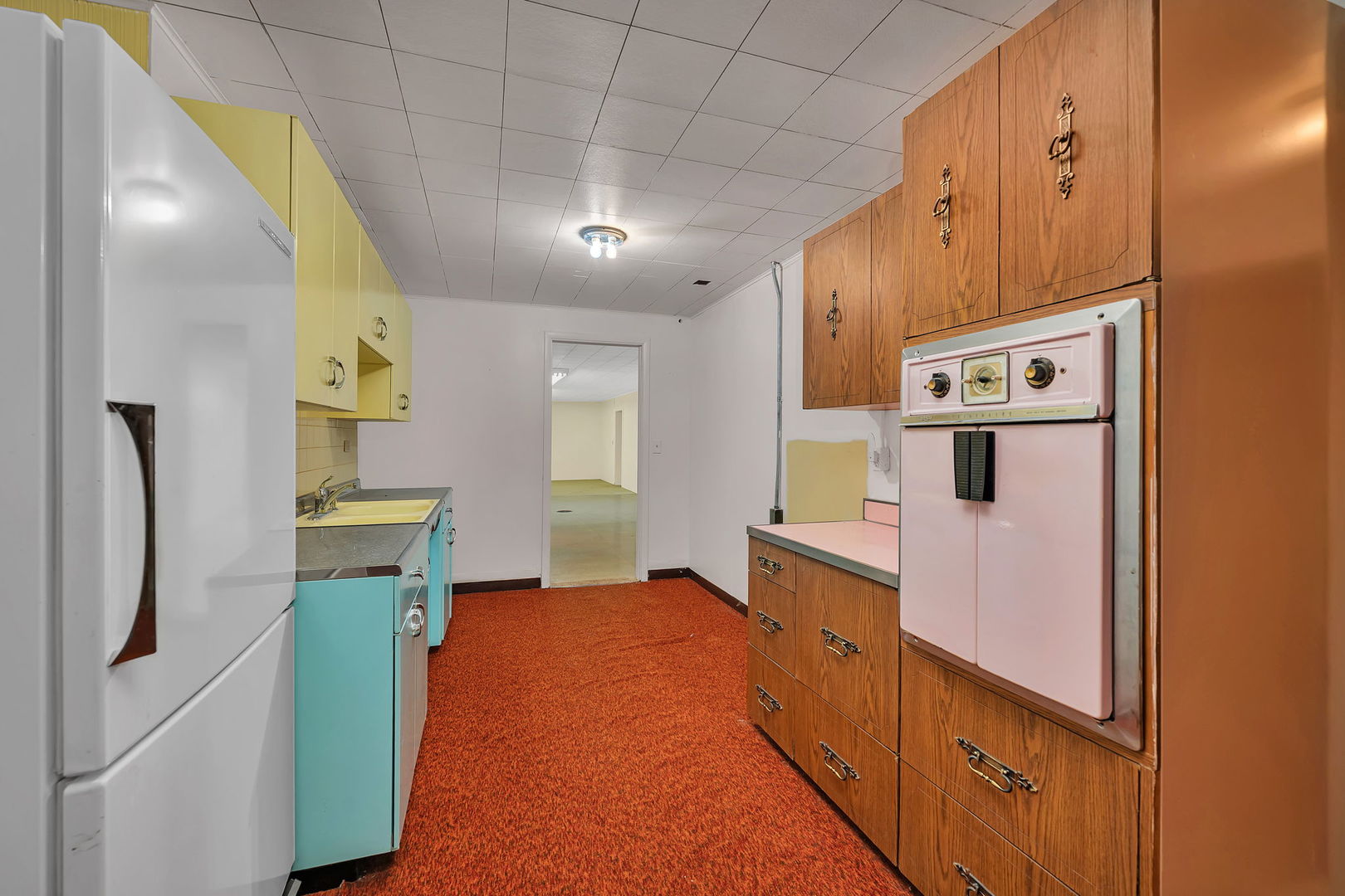409 West Jefferson Street Morris, IL 60450 - Photo 19 of 44 a kitchen with stainless steel appliances a refrigerator and a stove