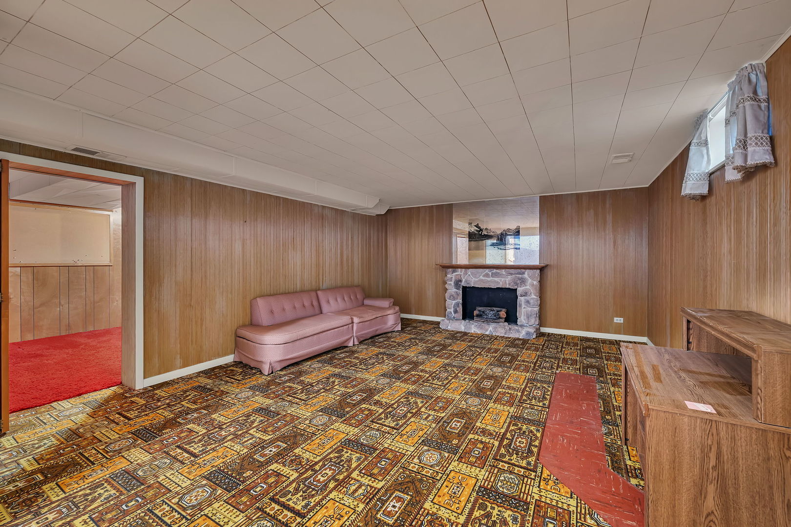 409 West Jefferson Street Morris, IL 60450 - Photo 21 of 44 a living room with furniture