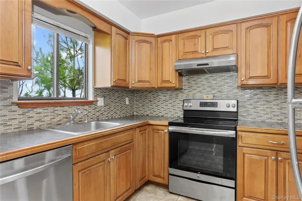 $3,300 | 21 Scenic View Drive, Yorktown Heights, NY 10598