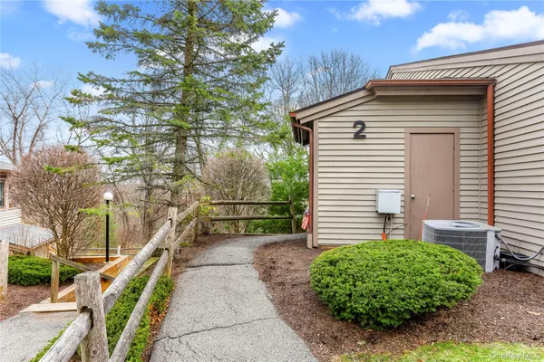 $3,300 | 21 Scenic View Drive, Yorktown Heights, NY 10598