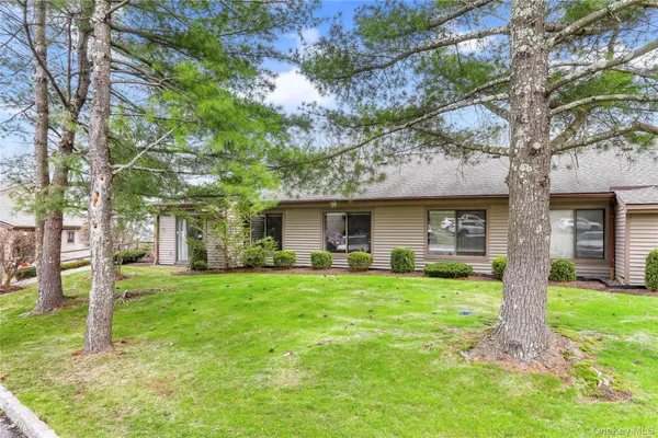 $3,300 | 21 Scenic View Drive, Yorktown Heights, NY 10598