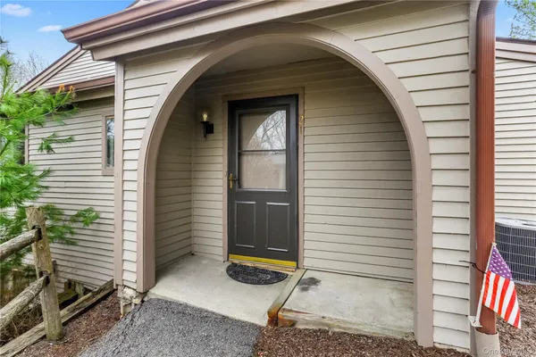 $3,300 | 21 Scenic View Drive, Yorktown Heights, NY 10598