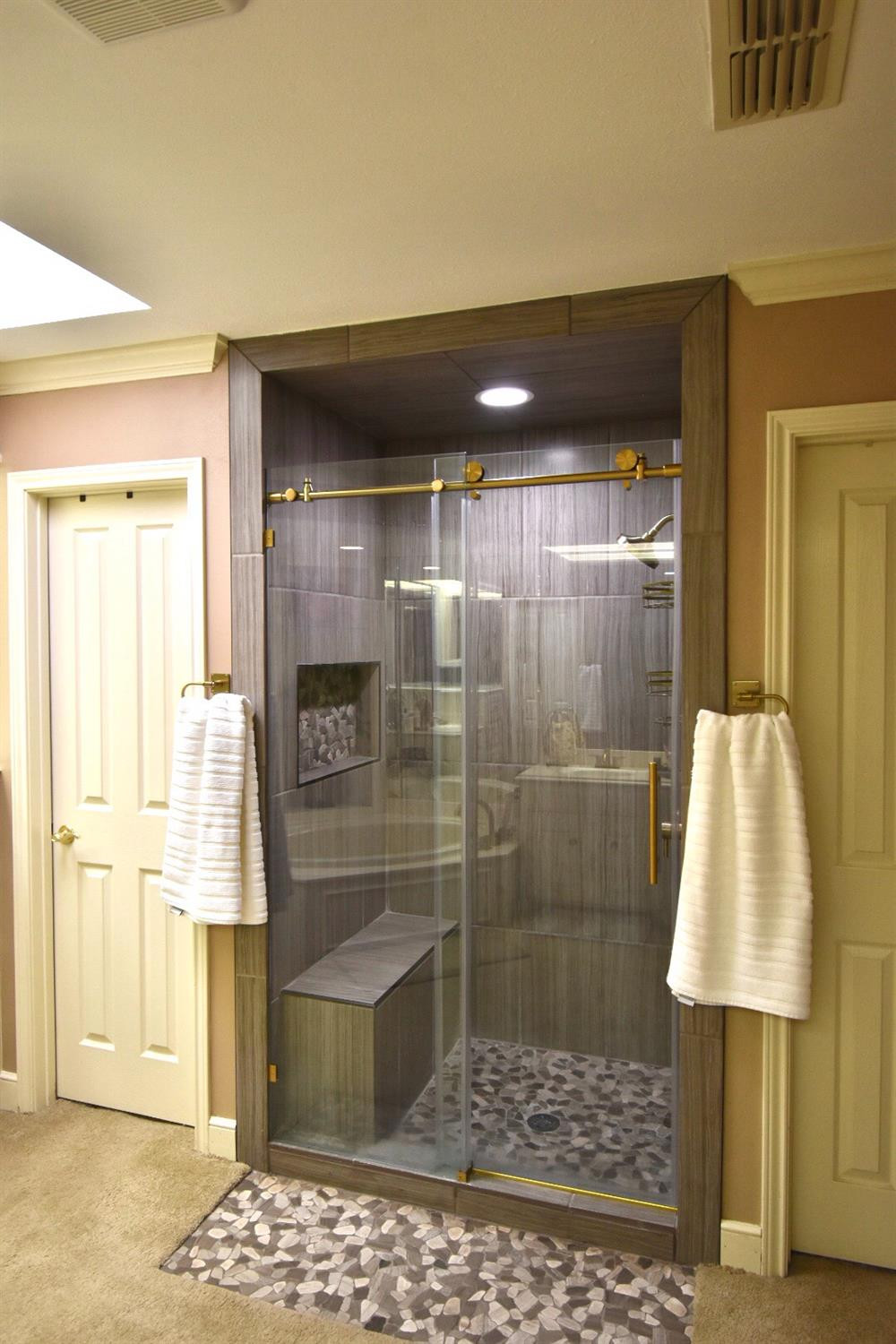 8201 Durham Avenue Lubbock, TX 79424 - Photo 30 of 33 a bathroom with a shower