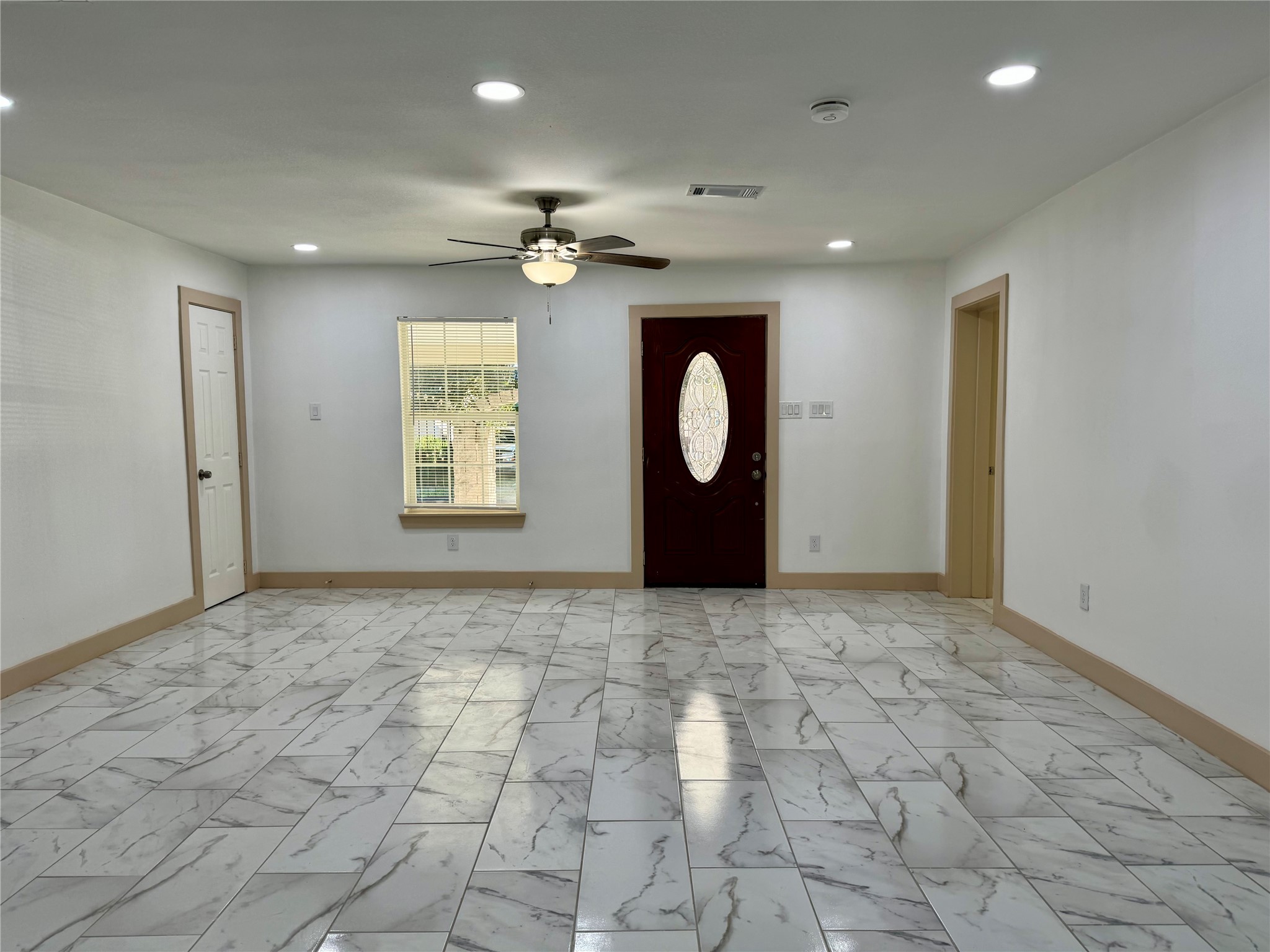 4613 Dewberry Street Houston, TX 77021 - Photo 6 of 17 a view of entryway