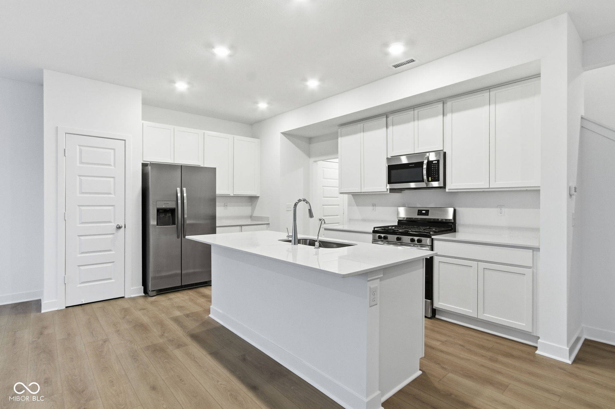 6597 Halsey Street Zionsville, IN 46077 - Photo 12 of 45