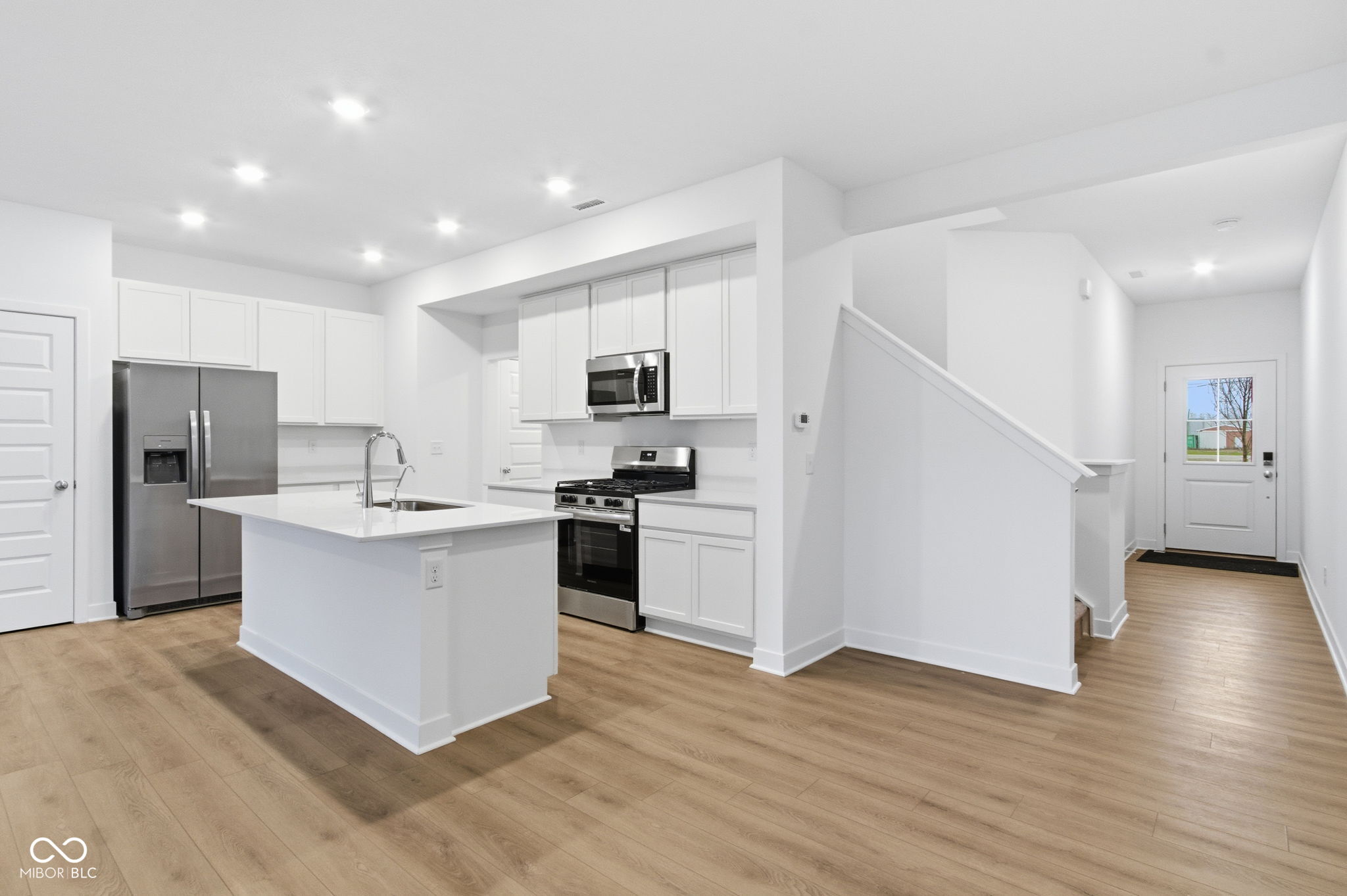 6597 Halsey Street Zionsville, IN 46077 - Photo 8 of 45