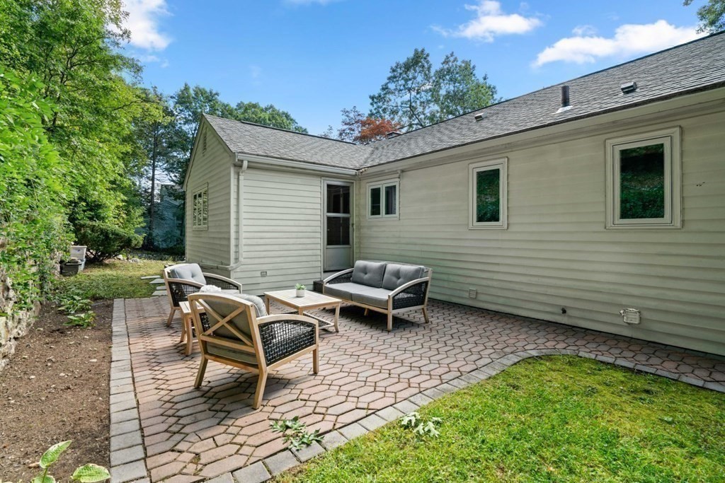 91 Wallis Road Brookline, MA 02467 - Photo 24 of 28 Gallery Image 24