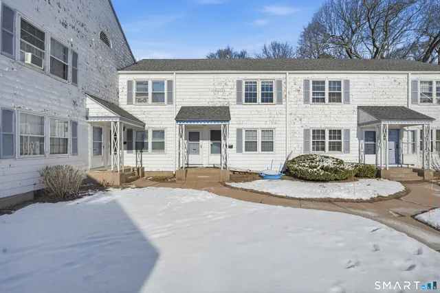 $139,000 | 95 Middle Turnpike West, Unit B4, Manchester, CT 06040