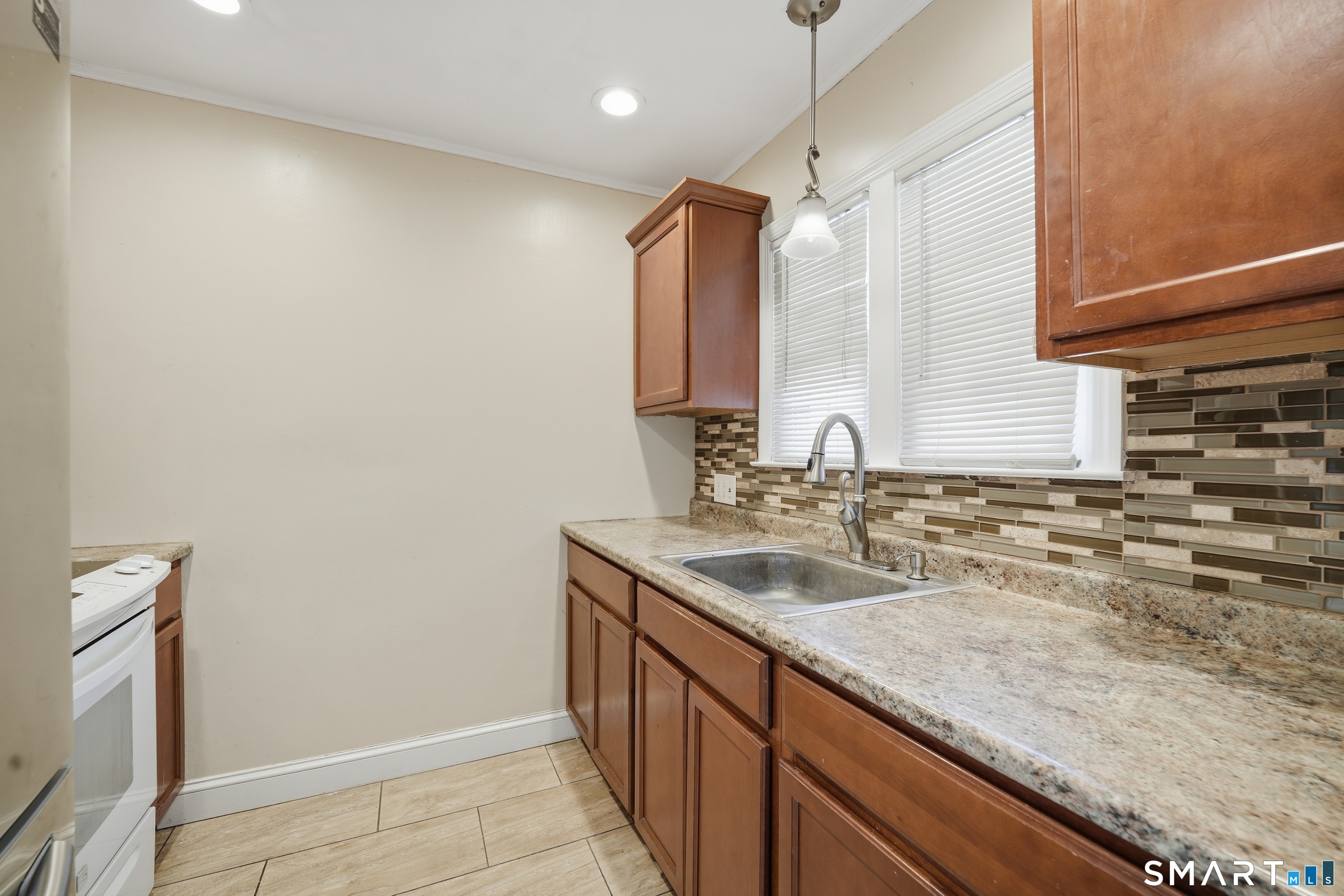 95 Middle Turnpike West, Unit B4 Manchester, CT 06040 - Photo 4 of 23