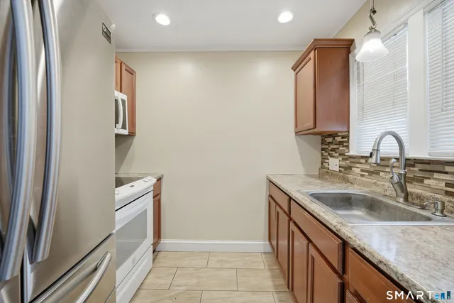 $139,000 | 95 Middle Turnpike West, Unit B4, Manchester, CT 06040