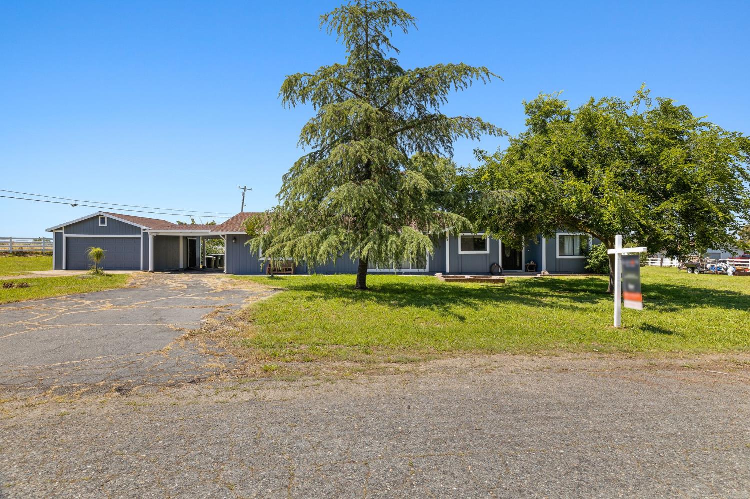 7610 Lake Ridge Circle Elk Grove, CA 95624 - Photo 1 of 48