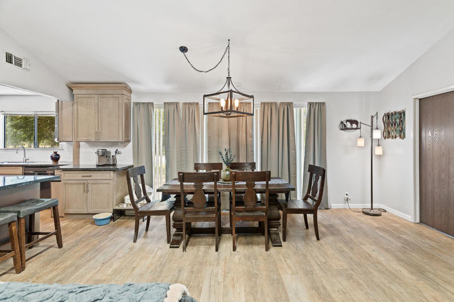 7610 Lake Ridge Circle Elk Grove, CA 95624 - Photo 11 of 48