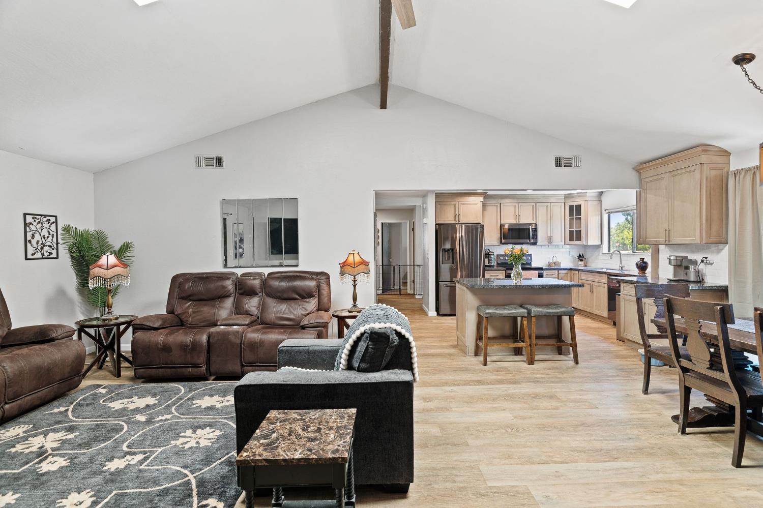 7610 Lake Ridge Circle Elk Grove, CA 95624 - Photo 13 of 48