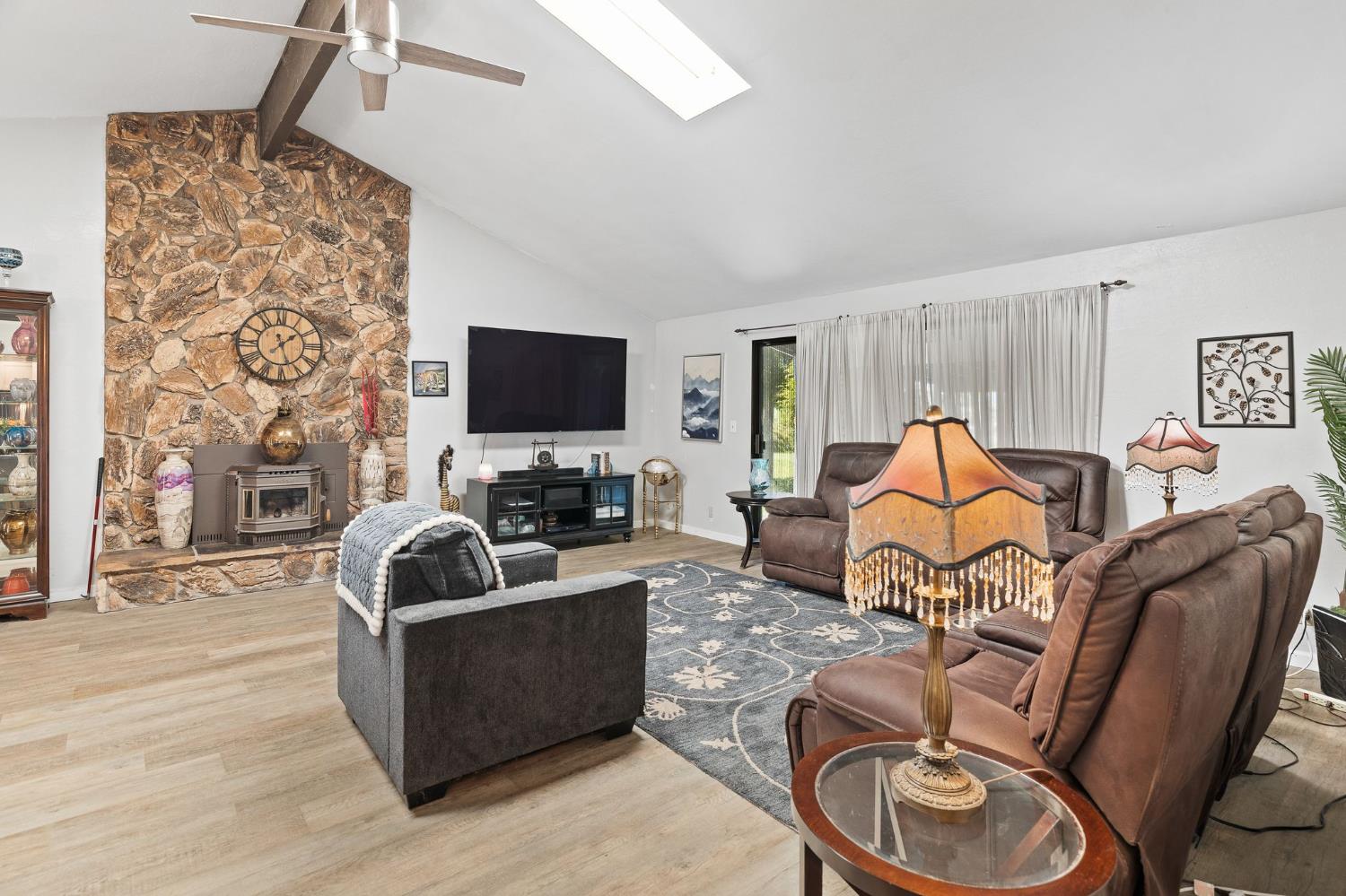 7610 Lake Ridge Circle Elk Grove, CA 95624 - Photo 16 of 48