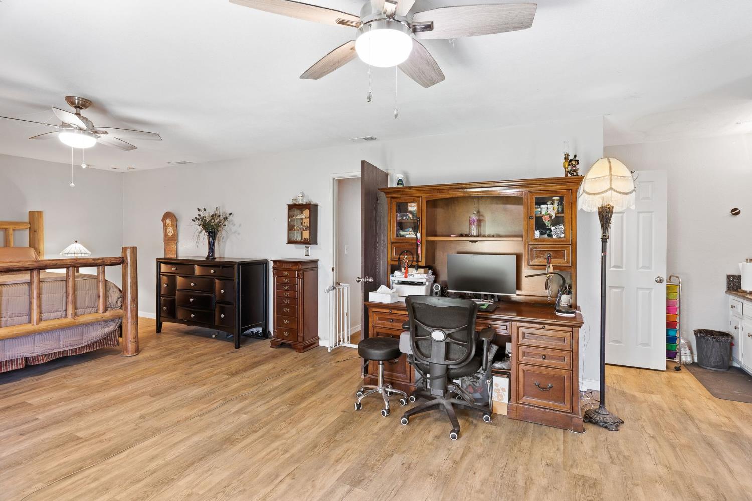 7610 Lake Ridge Circle Elk Grove, CA 95624 - Photo 23 of 48