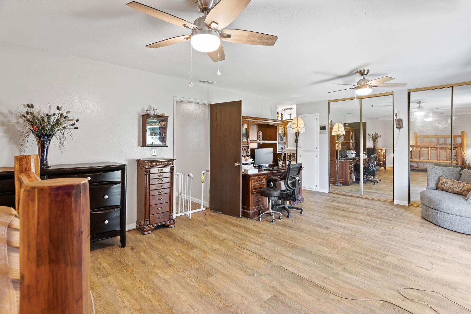 7610 Lake Ridge Circle Elk Grove, CA 95624 - Photo 24 of 48