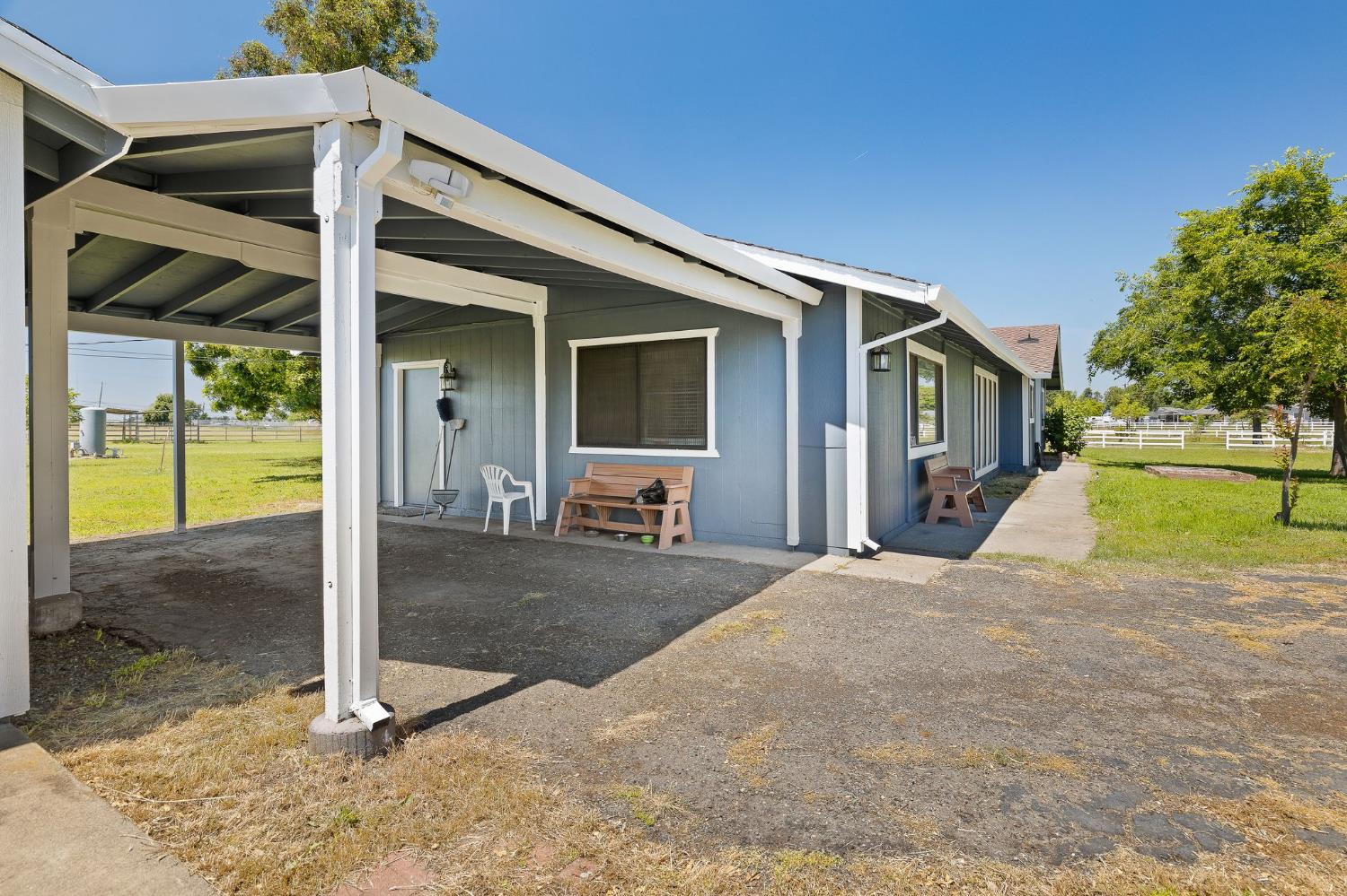7610 Lake Ridge Circle Elk Grove, CA 95624 - Photo 3 of 48