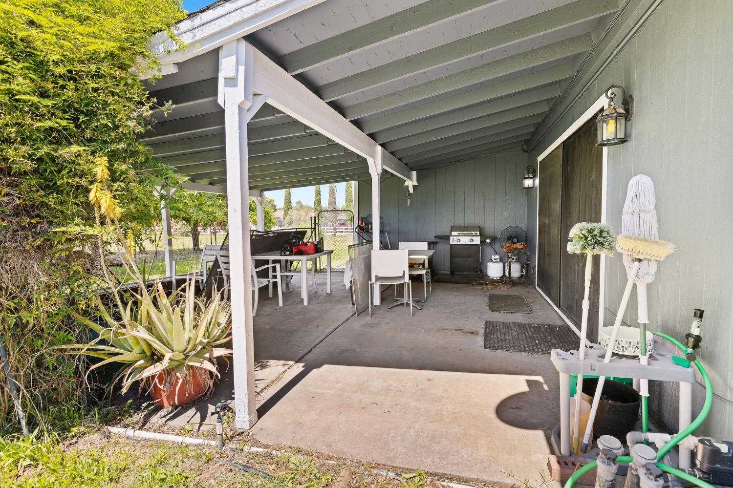 7610 Lake Ridge Circle Elk Grove, CA 95624 - Photo 33 of 48