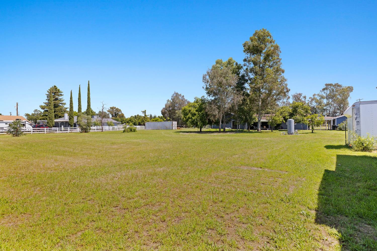 7610 Lake Ridge Circle Elk Grove, CA 95624 - Photo 38 of 48