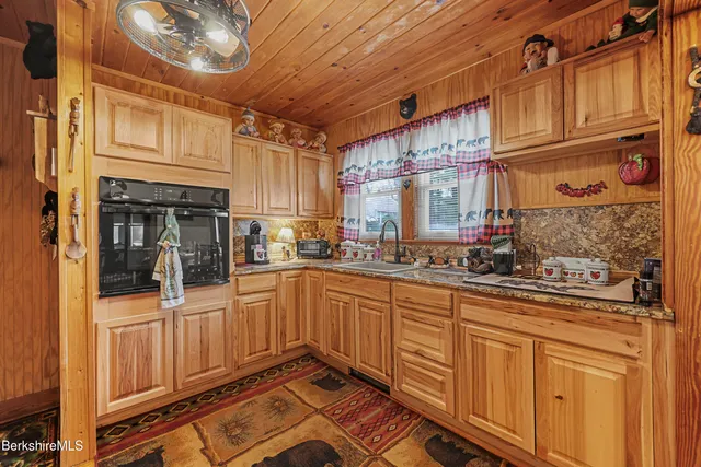 $269,900 | 90 Cheshire Road, Pittsfield, MA 01201