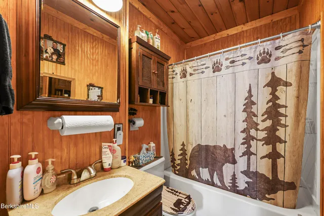 $269,900 | 90 Cheshire Road, Pittsfield, MA 01201